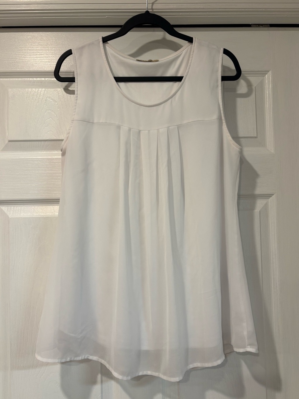 Sleeveless White Pleated Women's Camisole